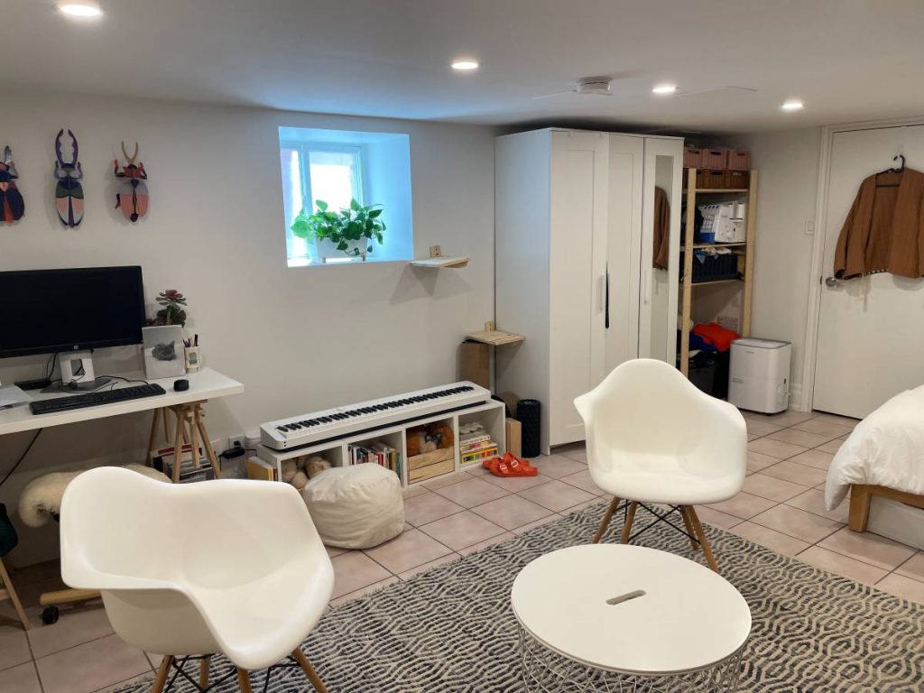 1br - 400ft2 - Bright Cosy Basement Apartment - Sorauren (Toronto)